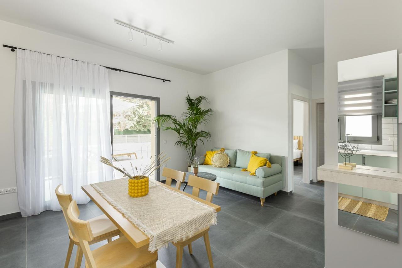 Yuka Villas Collection Nea Iraklitsa ภายนอก รูปภาพ